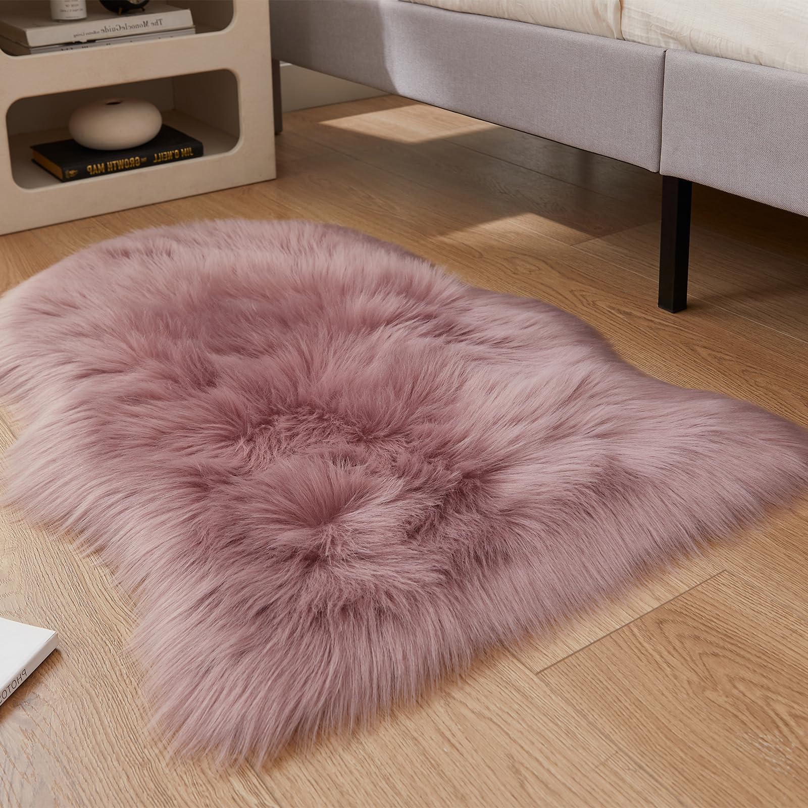 EasyJoy Ultra Soft Fluffy Shaggy Area Rug Faux Fur Rug Chair Cover Seat Pad Fuzzy Area Rug for Bedroom Floor Sofa Living Room (2 x 3 ft Sheepskin, Light Purple)