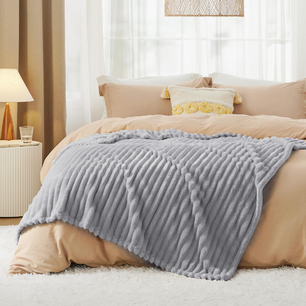 Bedsure Soft Light Grey Throw Blanket for Couch Decor Gifts 50"x70"