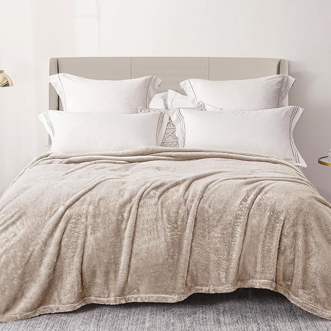 Exclusivo Mezcla Plush Fuzzy Fleece Bed Blanket Queen Size, Super Soft, Fluffy and Warm Blankets for Couch, Bed, All Season (Camel, 90x90 inches)