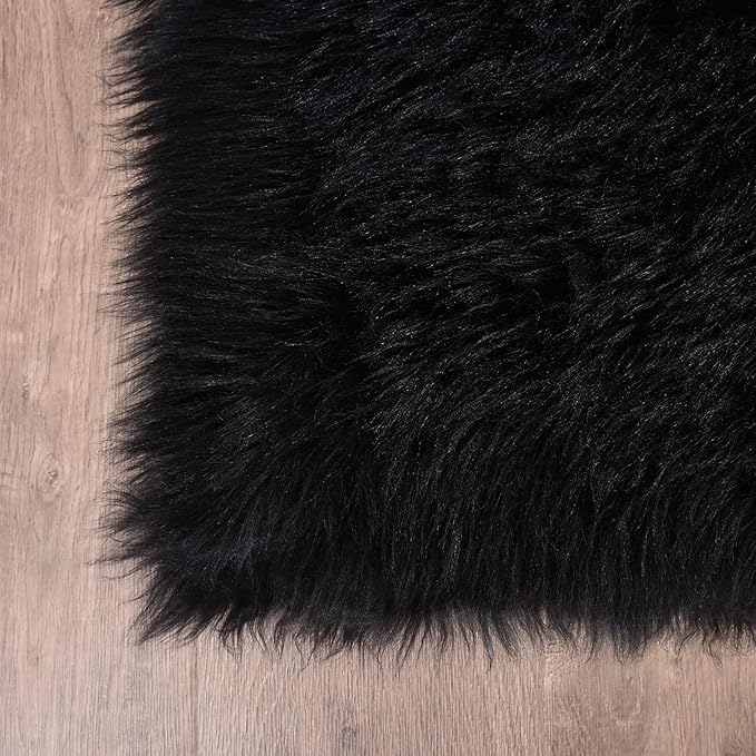 Goolela Black Round Rug 3ft Fluffy Fuzzy Sheepskin Rug Black Circle Faux Fur Rug for Bedroom Living Room Washable Décor
