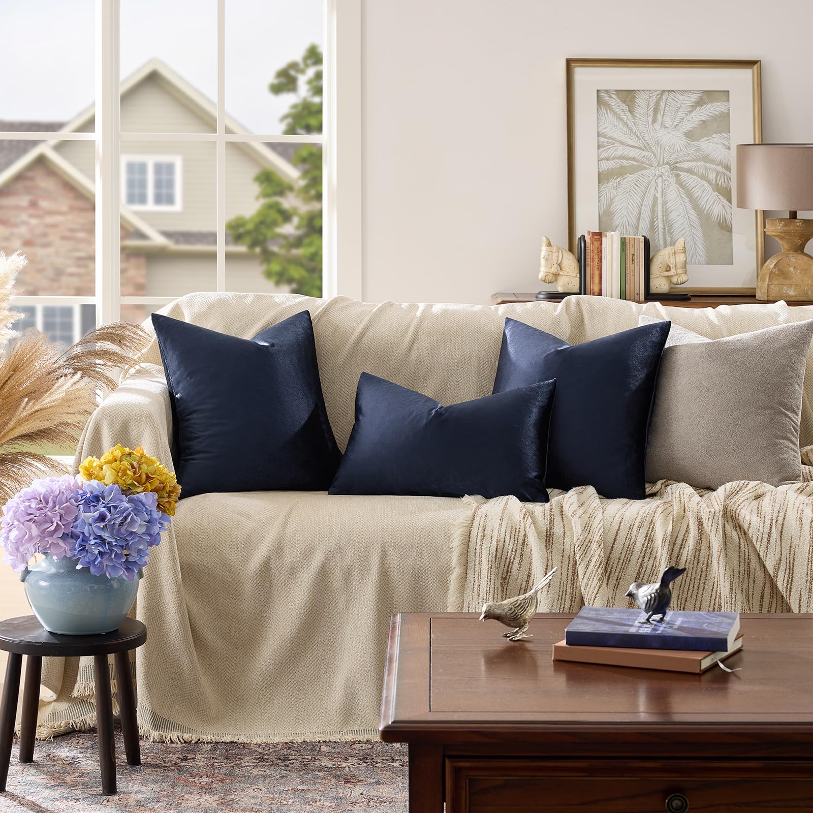 GIGIZAZA Navy Velvet Pillow Covers 22x22 Decorative Pillows Pack of 2