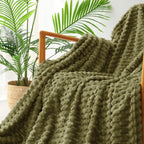 Exclusivo Mezcla 3D Fleece King Size Blanket for Bed, Olive Green