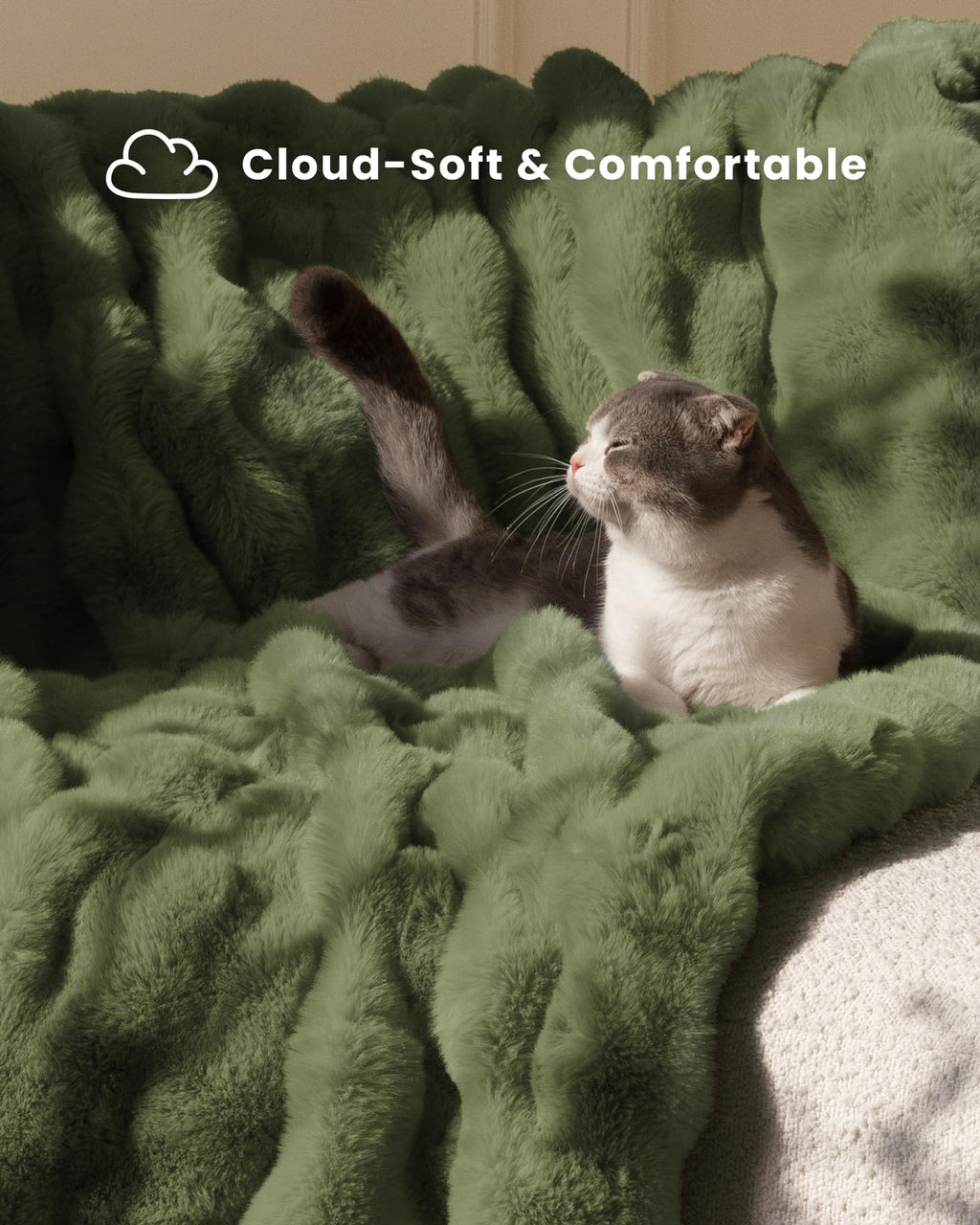 blunique Ultra Soft Cozy Faux Fur Throw Blanket, Fuzzy Plush Thick Bubble Blanket, Oversize Luxury Fluffy Blanket for Couch, Sofa, Bedroom, and Living Room,50x60 Inches,Green