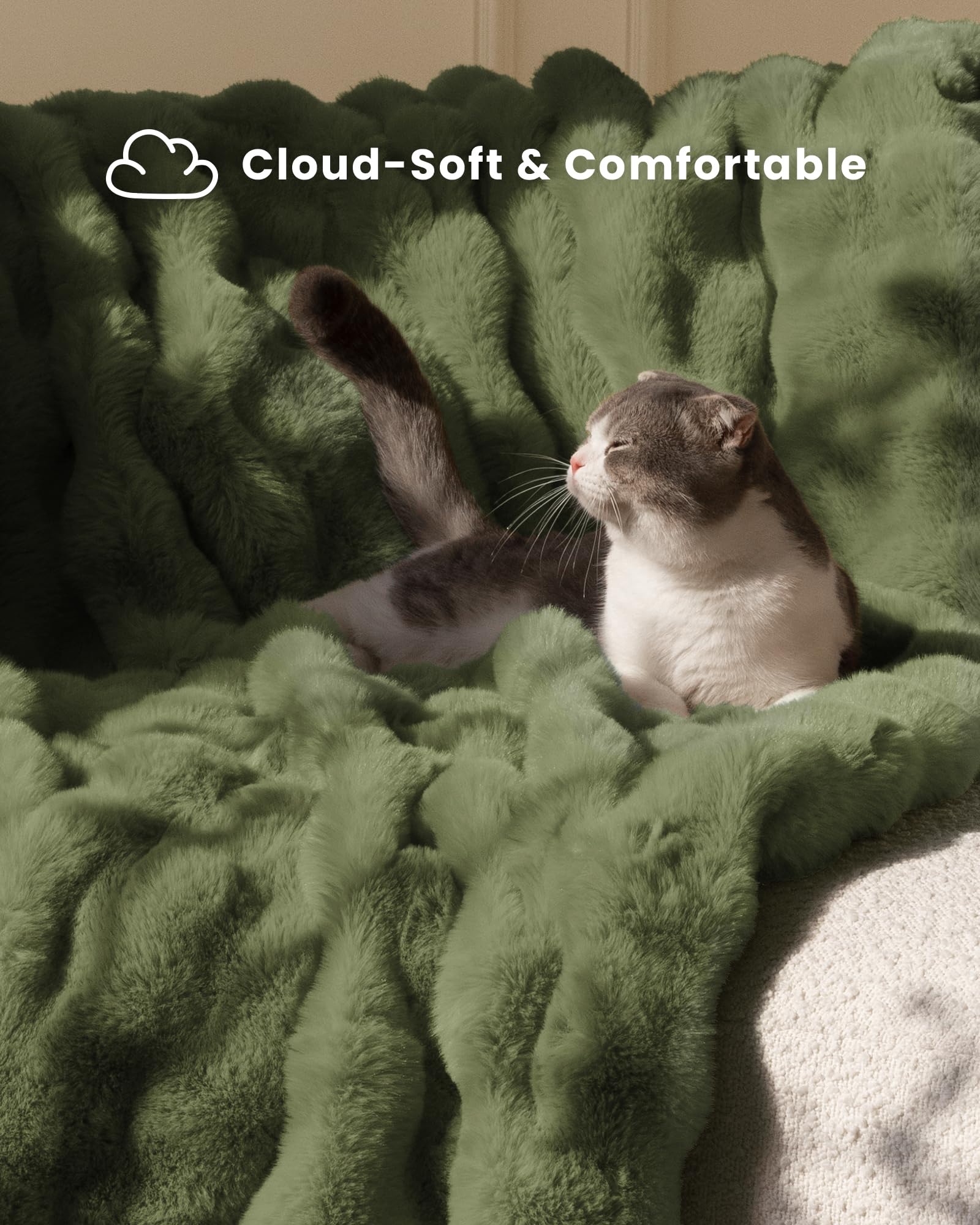 blunique Ultra Soft Cozy Faux Fur Throw Blanket, Fuzzy Plush Thick Bubble Blanket, Oversize Luxury Fluffy Blanket for Couch, Sofa, Bedroom, and Living Room,50x60 Inches,Green