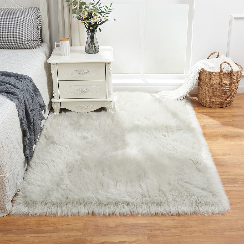EasyJoy Ultra Soft Fluffy Shaggy Area Rug Faux Fur Rug Chair Cover Seat Pad Fuzzy Area Rug for Bedroom Floor Sofa Living Room (4 x 6 ft Rectangle, Light Grey