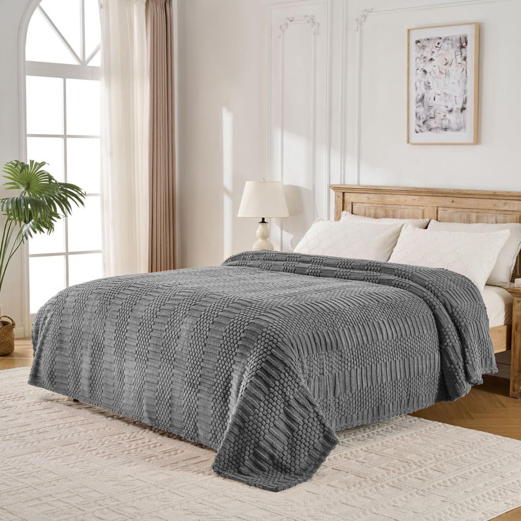 Grey Throw Blanket - Soft & Fluffy Fleece, Cute & Aesthetic, Perfect for Sofa, Couch, Chair, Bed, Living Room & Bedroom, All-Season Use, Plush & Cozy Decorative Blanket 50x60