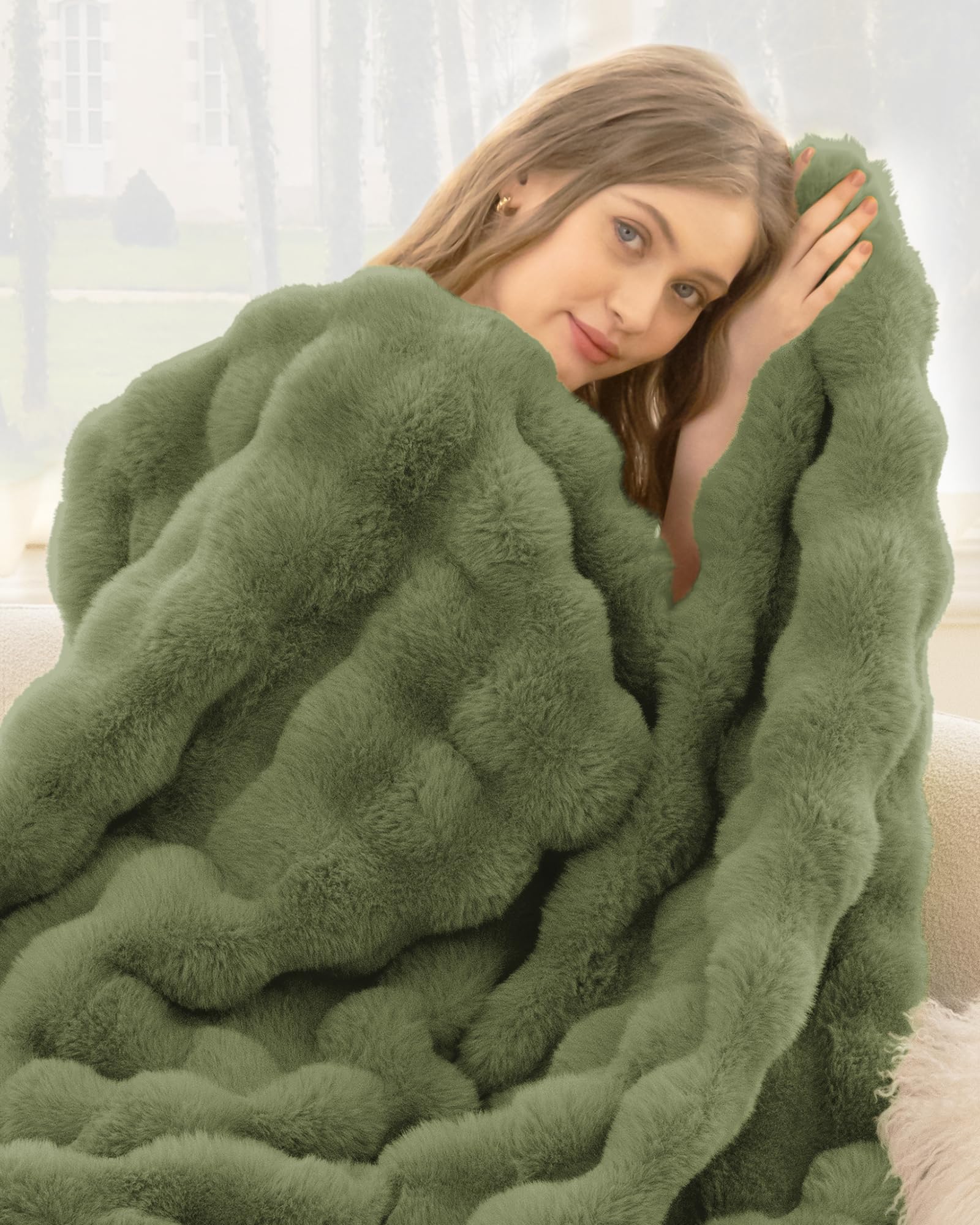 blunique Ultra Soft Cozy Faux Fur Throw Blanket, Fuzzy Plush Thick Bubble Blanket, Oversize Luxury Fluffy Blanket for Couch, Sofa, Bedroom, and Living Room,50x60 Inches,Green