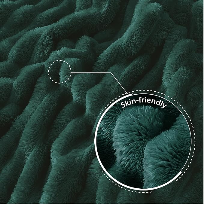 Exclusivo Mezcla Fleece Throw Blanket for Couch, Super Soft Striped Jacquard Bed Blanket, Lightweight Fuzzy Cozy for All Seasons, 50x60 Inches, Forest Green