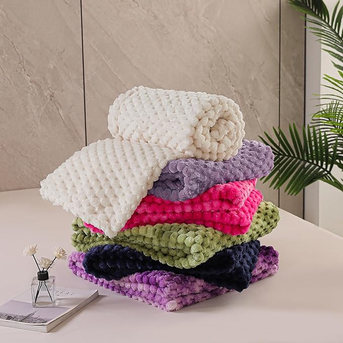 Exclusivo Mezcla Fleece Queen Blanket for Bed, Extra Large Fuzzy Coffee Bed Blankets, Soft Cozy Plush Sofa Throws for All Seasons, 90x90 Inches