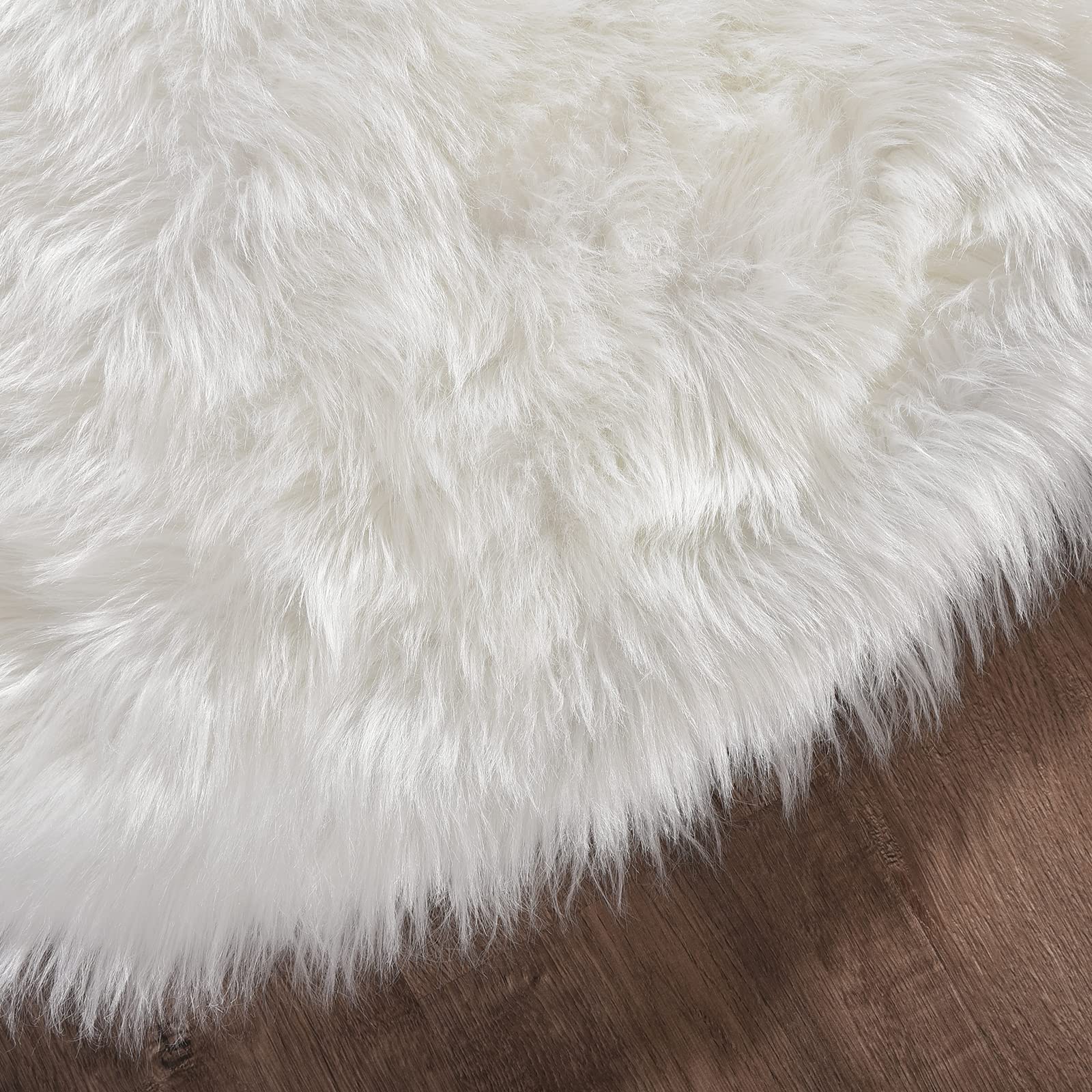Goolela White Round Rug 4ft Circle Fluffy Fuzzy Sheepskin Rug for Bedroom Bedside Living Room Dorm Furry Shag Faux Fur Carpet