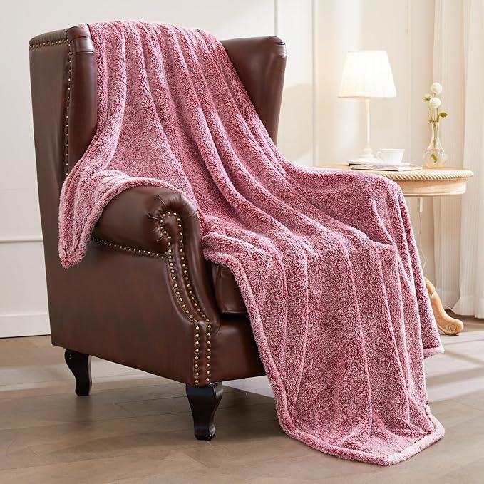 Exclusivo Mezcla Fuzzy Large Fleece Throw Blanket for Couch, Mixed Deep Red