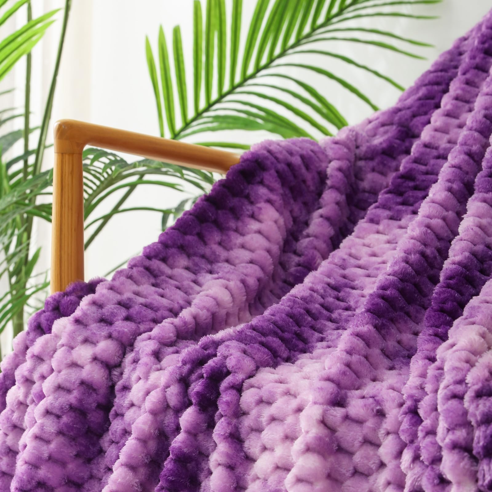 Exclusivo Mezcla Large 3D Fleece Throw Blanket for Couch, Tie-dye Purple