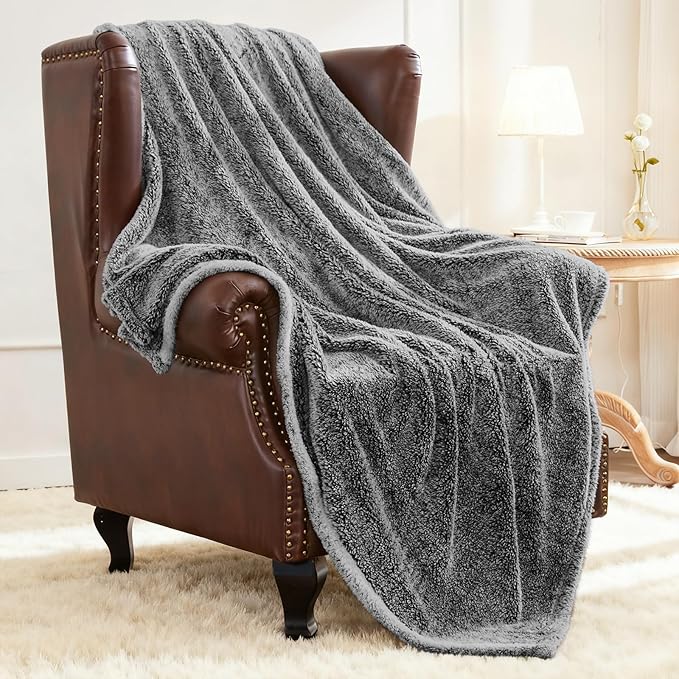 Exclusivo Mezcla Fuzzy Large Fleece Throw Blanket for Couch, Mixed Black