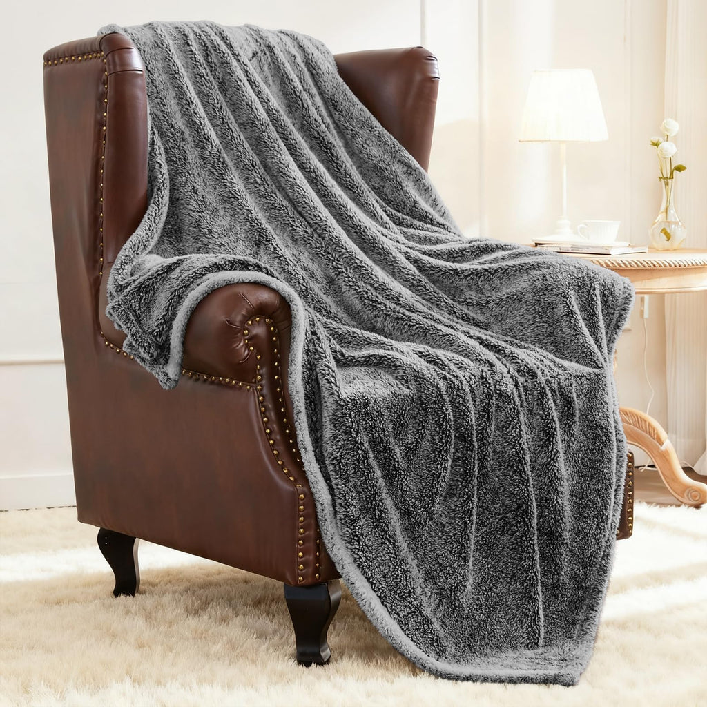 Exclusivo Mezcla Fuzzy Large Fleece Throw Blanket for Couch, Mixed Black