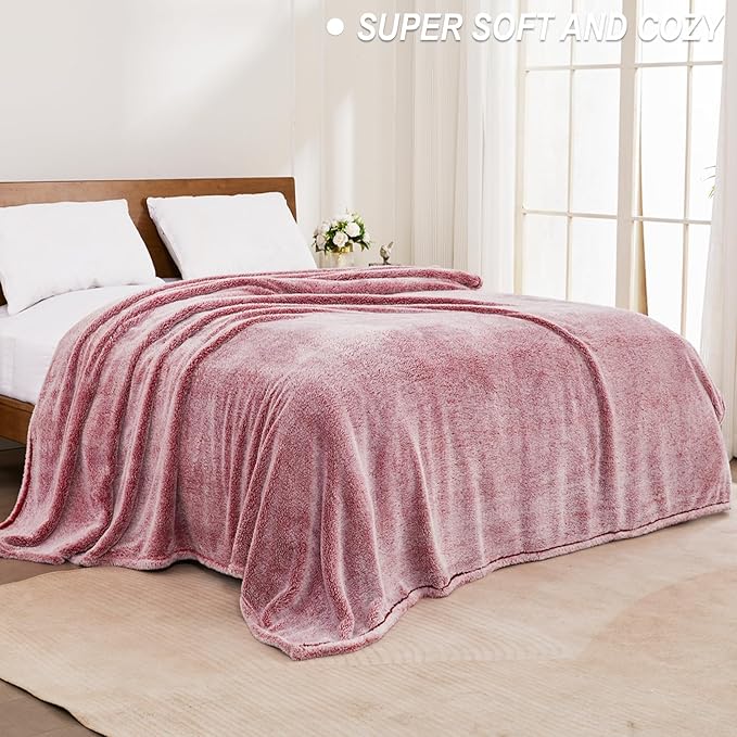 Exclusivo Mezcla Fuzzy Large Fleece Throw Blanket for Couch, Mixed Deep Red