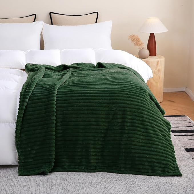 Linecooo Green Fleece Throw Blanket 90”×90” for Couch Sofa Livingroom