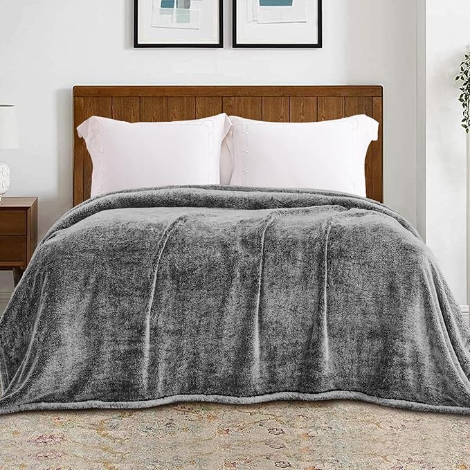 Exclusivo Mezcla Fuzzy Large Fleece Throw Blanket for Couch, Mixed Black
