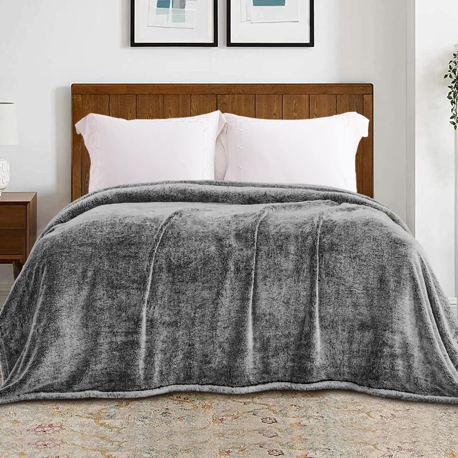 Exclusivo Mezcla Fuzzy Large Fleece Throw Blanket for Couch, Mixed Black