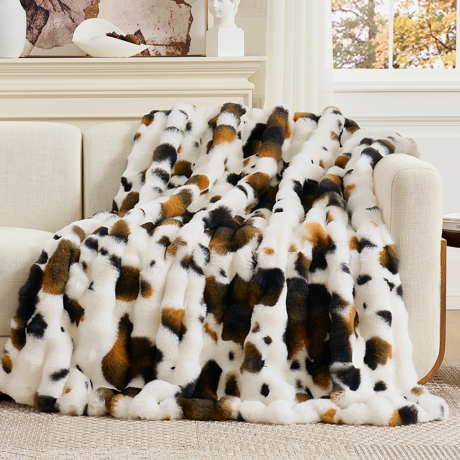 Cozy Bliss Cow Print Faux Fur Throw Blanket for Couch, Fuzzy Soft Plush Thick Bubble Blanket for Sofa Bedroom Living Room, 50x60 Inches