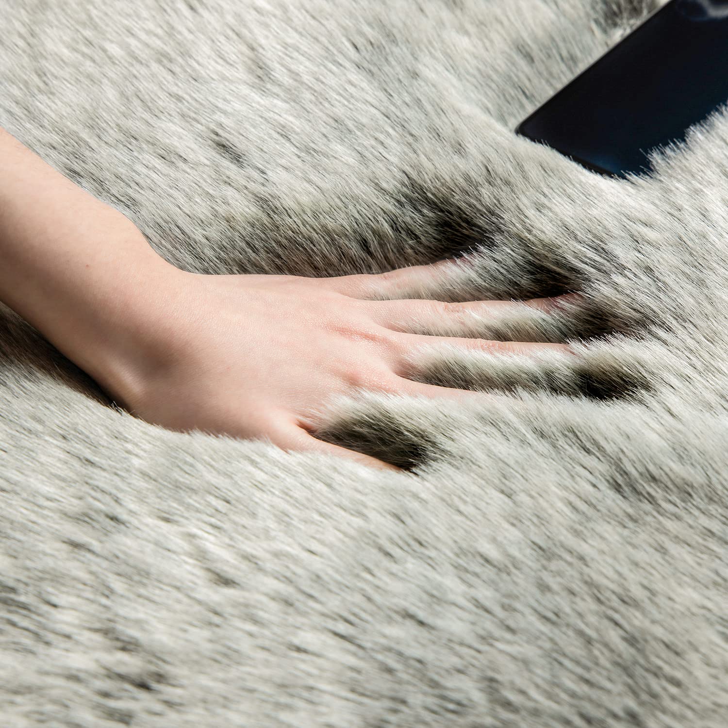 Ashler Faux Fox Fur Rug, Green White Brown Fluffy Rugs, 2x3 Rectangle Rug, Ultra Soft Shaggy Area Rugs for Bedroom, Fuzzy Carpets for Living Room, Sofa