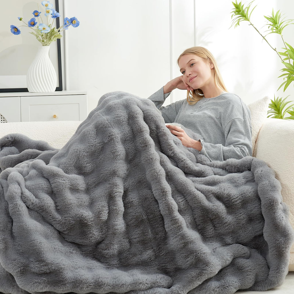 Cozy Bliss Faux Fur Throw Blanket for Couch, Fuzzy Soft Plush Thick Bubble Blanket for Sofa Bedroom Living Room, 60 * 80 Inches Light Grey