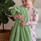Bedsure GentleSoft Green Fleece Blankets King Size - Bed Blanket Soft Lightweight Plush Cozy Fuzzy Luxury Microfiber, Emerald, 108x90 inches