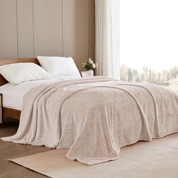 Exclusivo Mezcla Fleece Throw Blanket Extra Large, Super Soft and Warm Blankets for Couch, Sofa and Bed Waffle Textured, Cozy, Fuzzy and Lightweight (Heather Camel, 50x70 Inches)