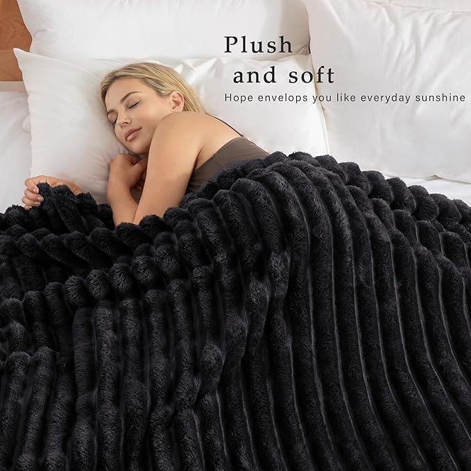 Exclusivo Mezcla King Size Flannel Fleece Blanket, Super Soft Striped Jacquard Bed Blanket, Lightweight Fuzzy Cozy for All Seasons, 90x104 Inches, Black