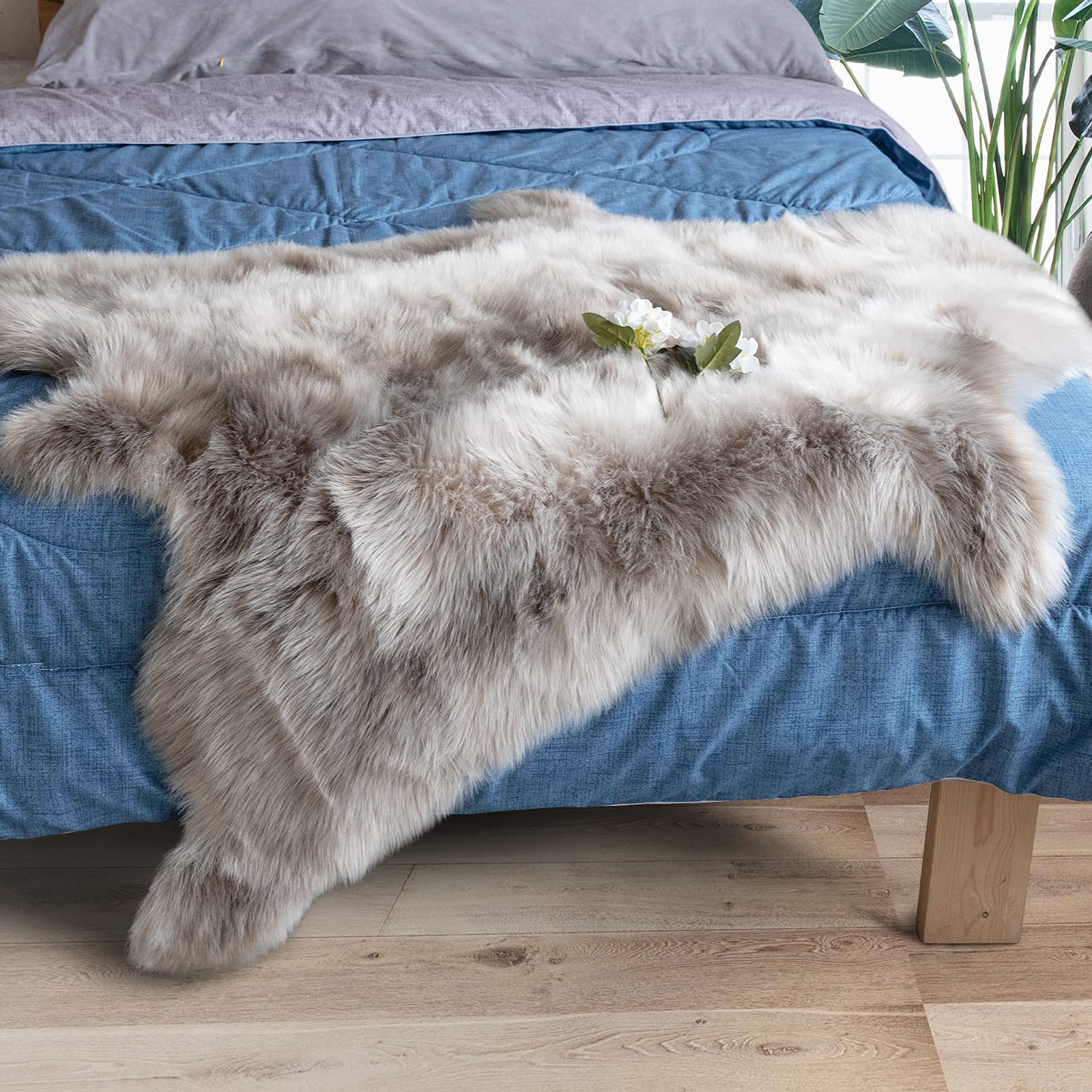 Carvapet 4x5 Faux Reindeer Hide Rug Grey Soft Faux Fur Carpet