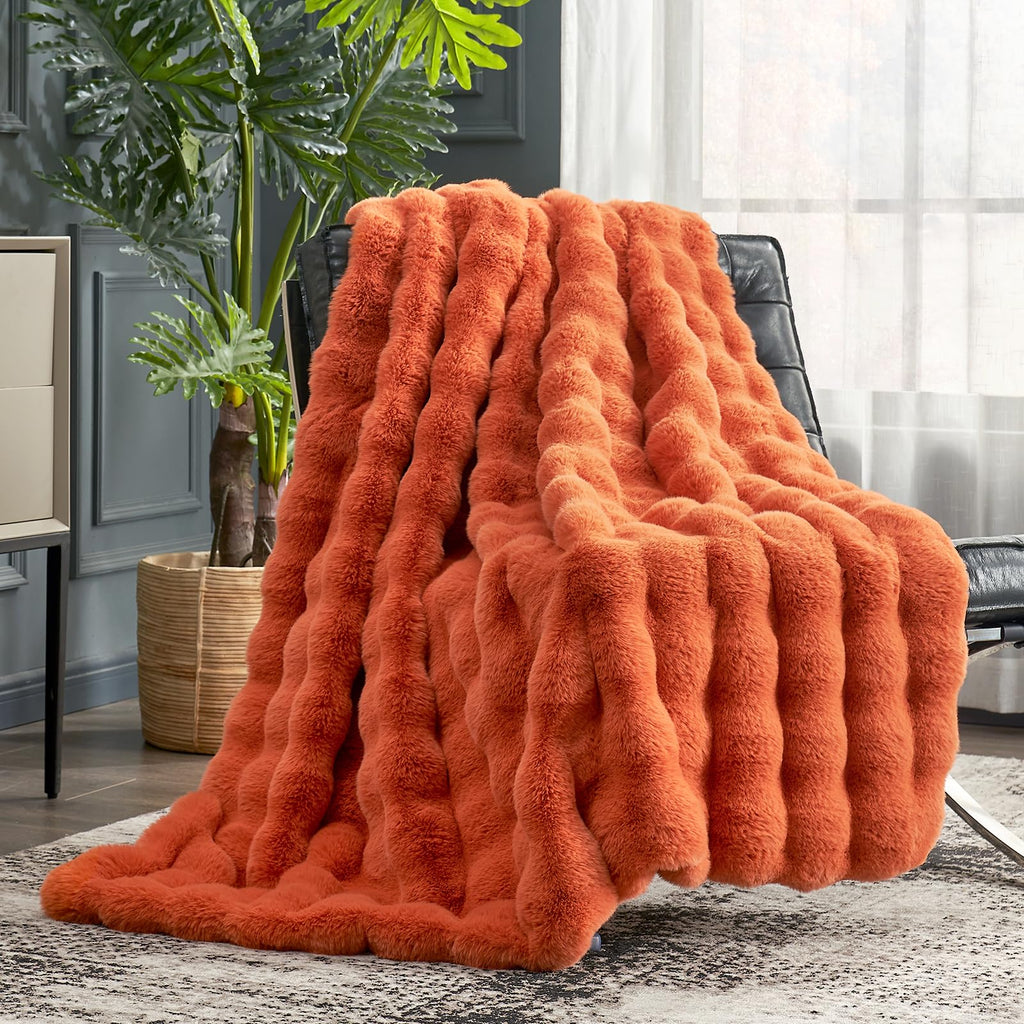 Cozy Bliss Cow Print Faux Fur Throw Blanket for Couch, Fuzzy Soft Plush Thick Bubble Blanket for Sofa Bedroom Living Room, 50x60 Inches