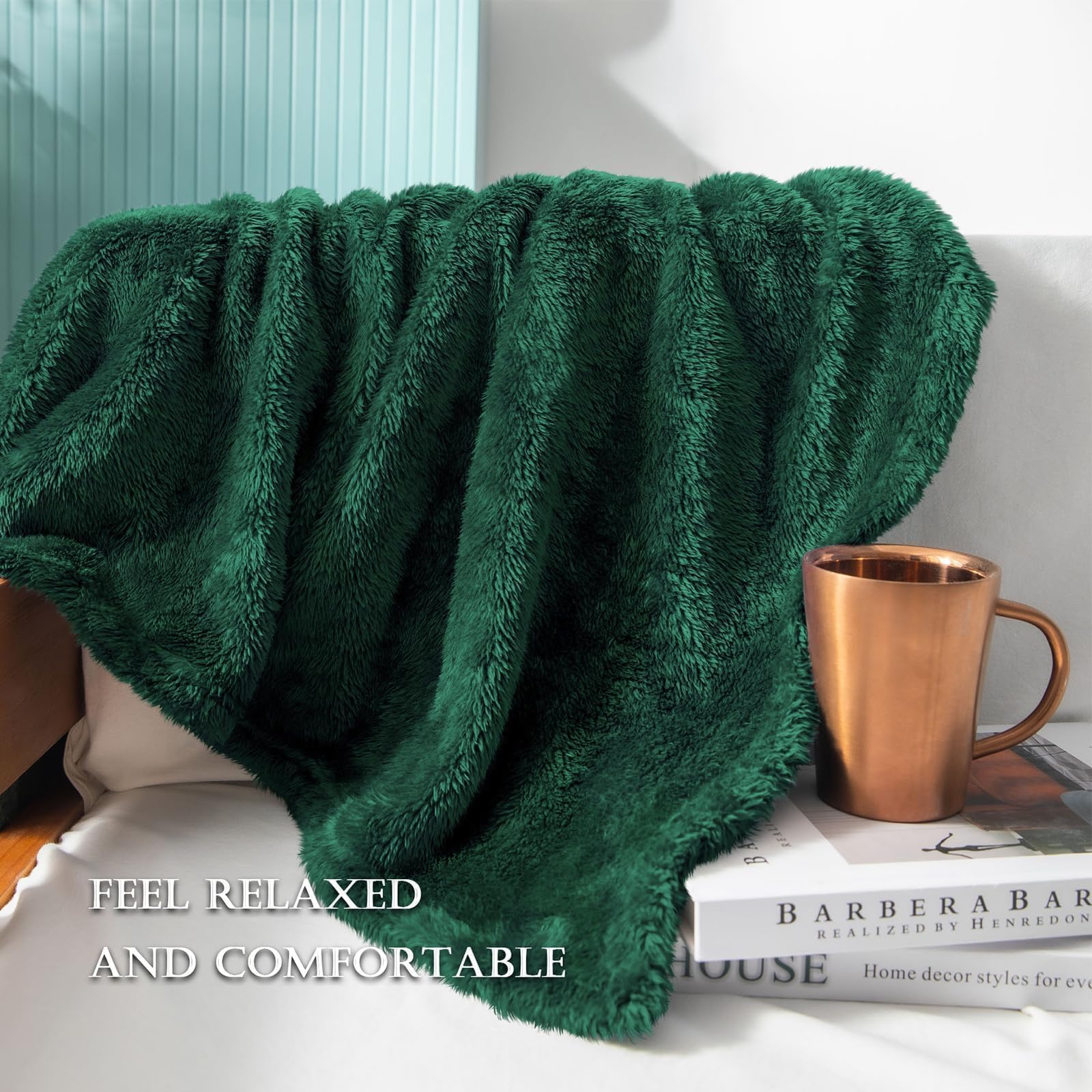 Exclusivo Mezcla Fuzzy Large Fleece Throw Blanket for Couch, Forest Green