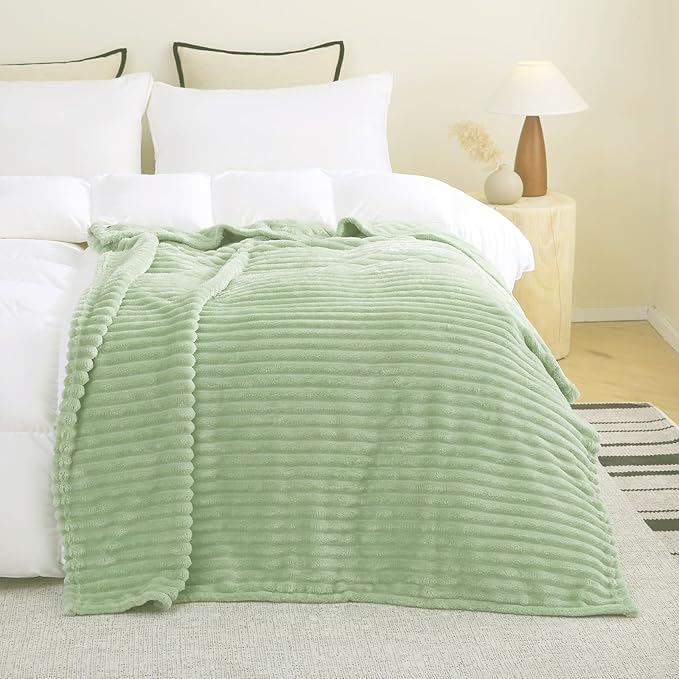 Cream Green Fleece Throw Blanket 60”×80” for Couch Sofa Livingroom