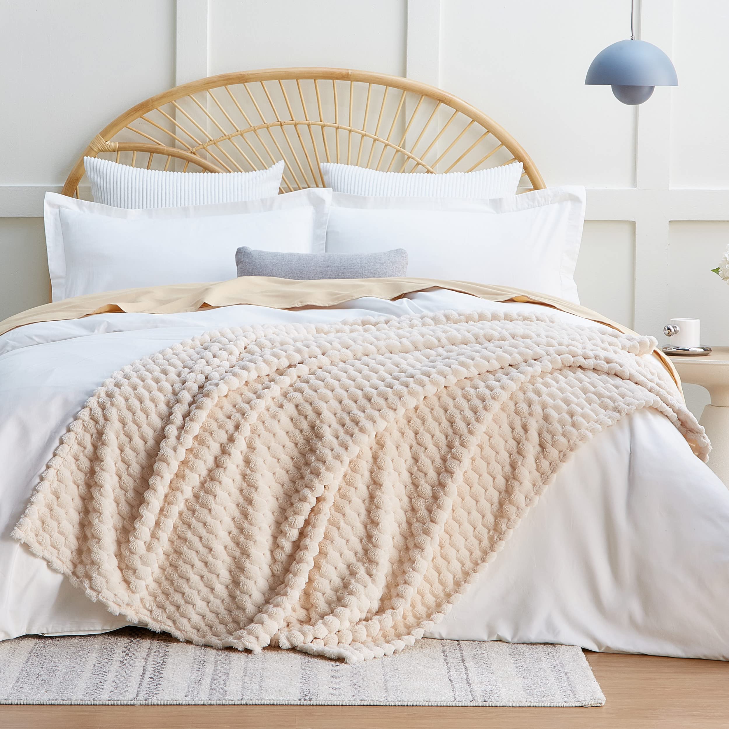 EXQ Home Fleece Blanket Twin Size for Couch or Bed - 3D Imitation Turtle Shell Jacquard Decorative Blankets - Cozy Soft Lightweight Fuzzy Flannel Blanket Suitable for All Seasons(60"×80",Beige)