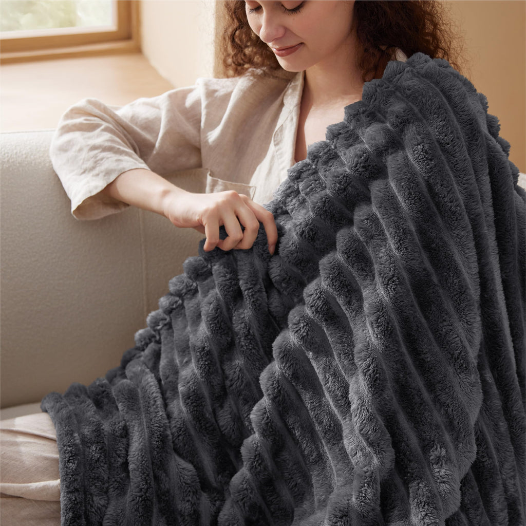 Bedsure Soft Grey Throw Blanket for Couch Decor Gifts 50"x60"