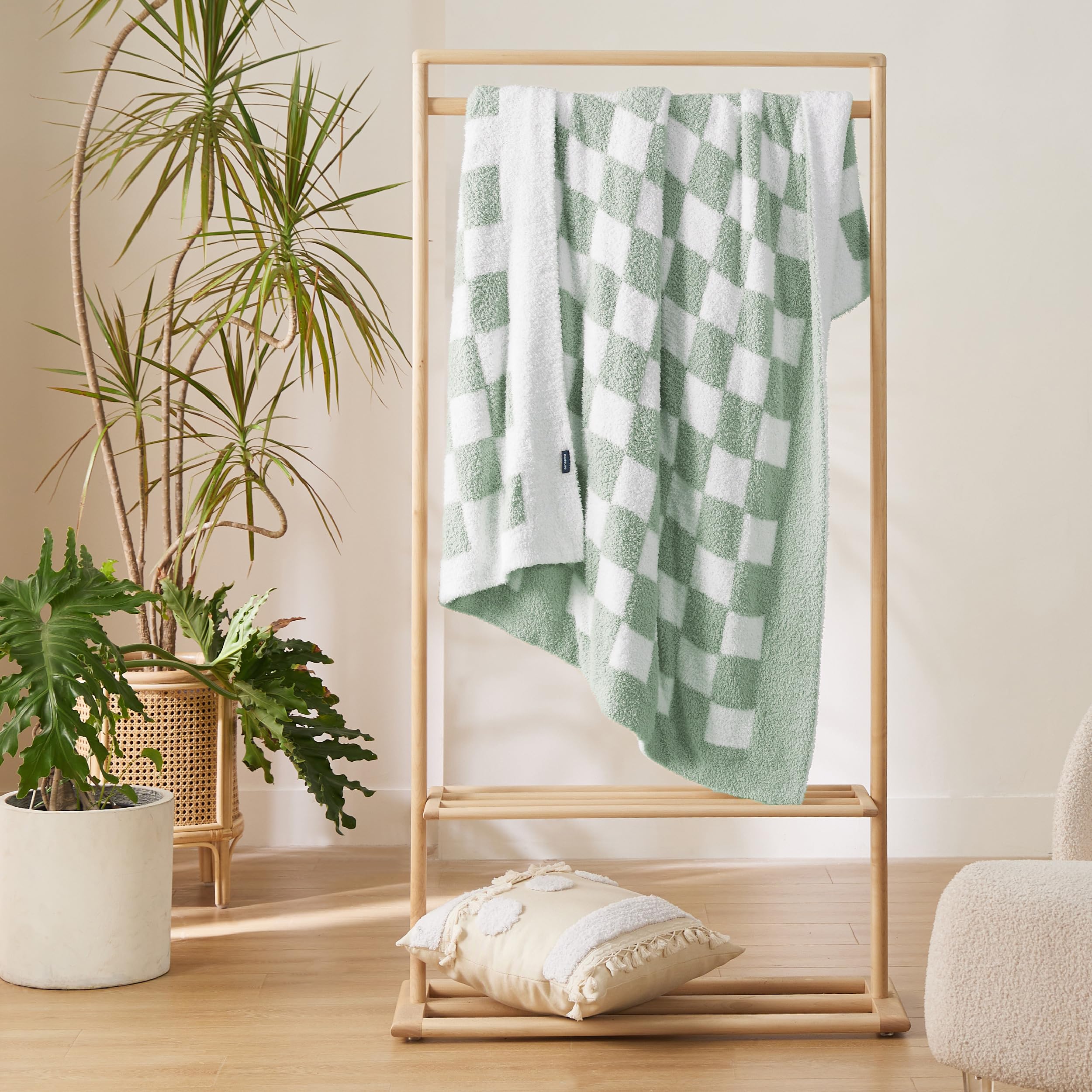Bedsure GentleSoft Checkered Throw Blanket for Couch - Super Soft Cozy Fluffy Green Blanket, Lightweight Warm Knit All Season Blanket for Bed Sofa, Birthday, for Women, 50x60 Inches
