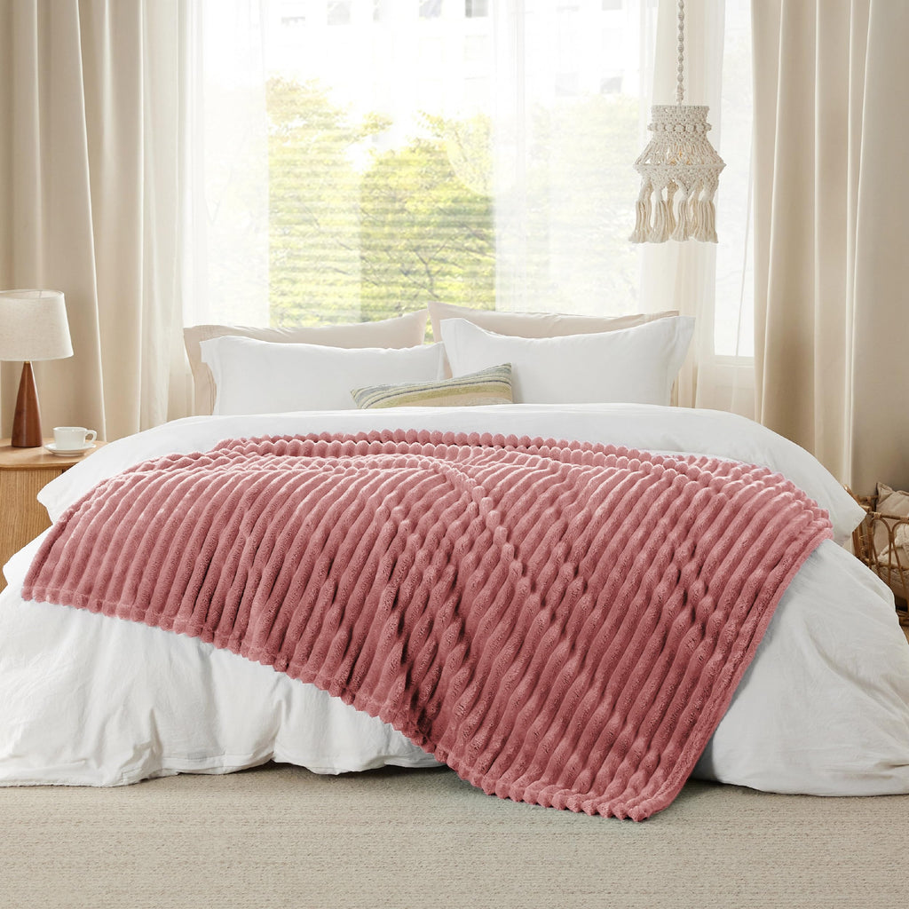 Bedsure Soft Twin Blanket for Bed Decor Gifts Dusty Pink 60"x80"
