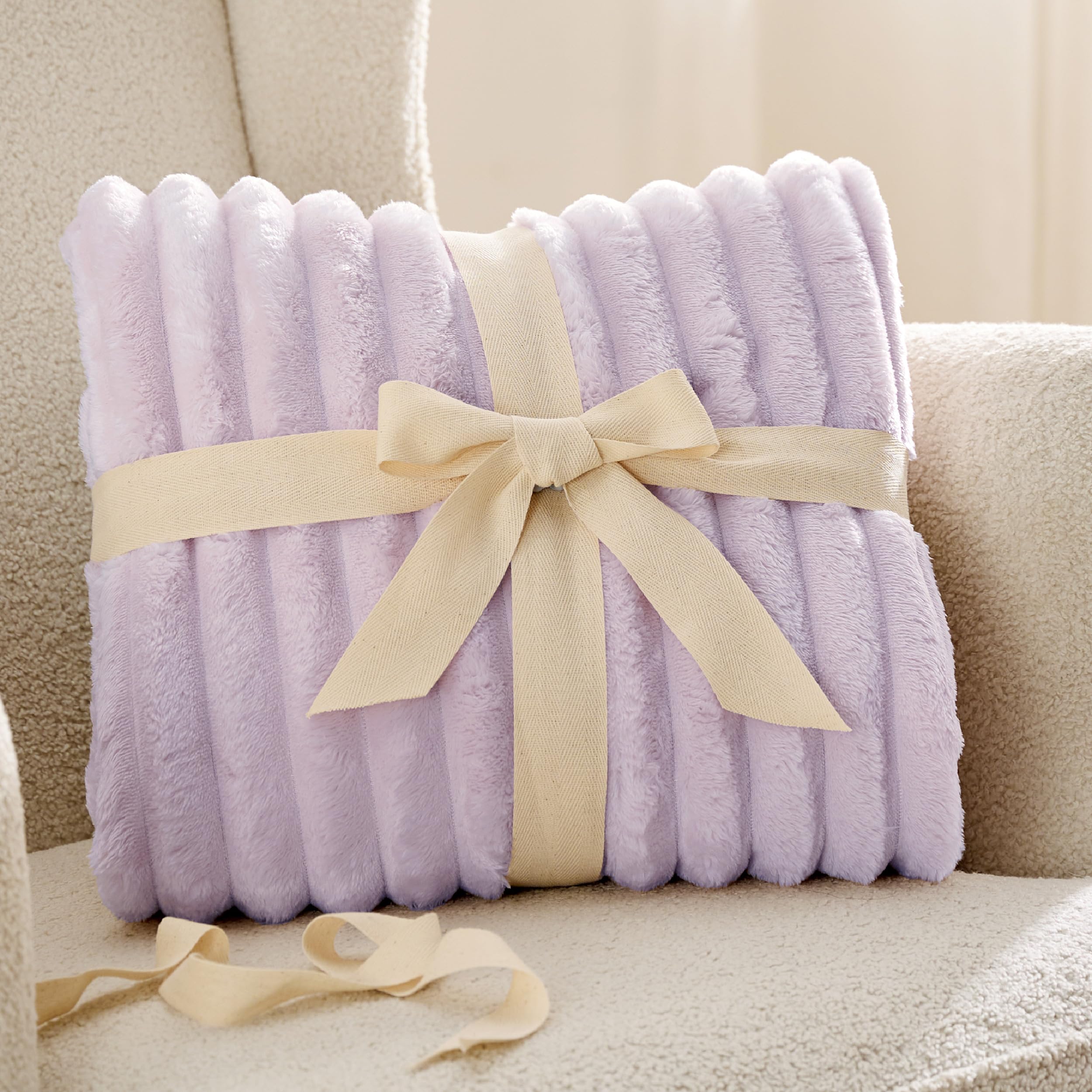 Bedsure Soft Throw Blanket for Couch Decor Gifts Lavender Fog 50"x60"