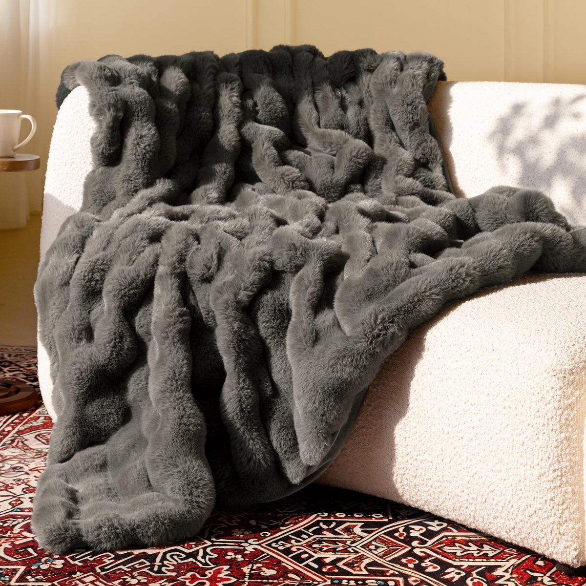 blunique Ultra Soft Cozy Faux Fur Throw Blanket, Fuzzy Plush Thick Bubble Blanket, Oversize Luxury Fluffy Blanket for Couch, Sofa, Bedroom, and Living Room,50x60 Inches,Pink