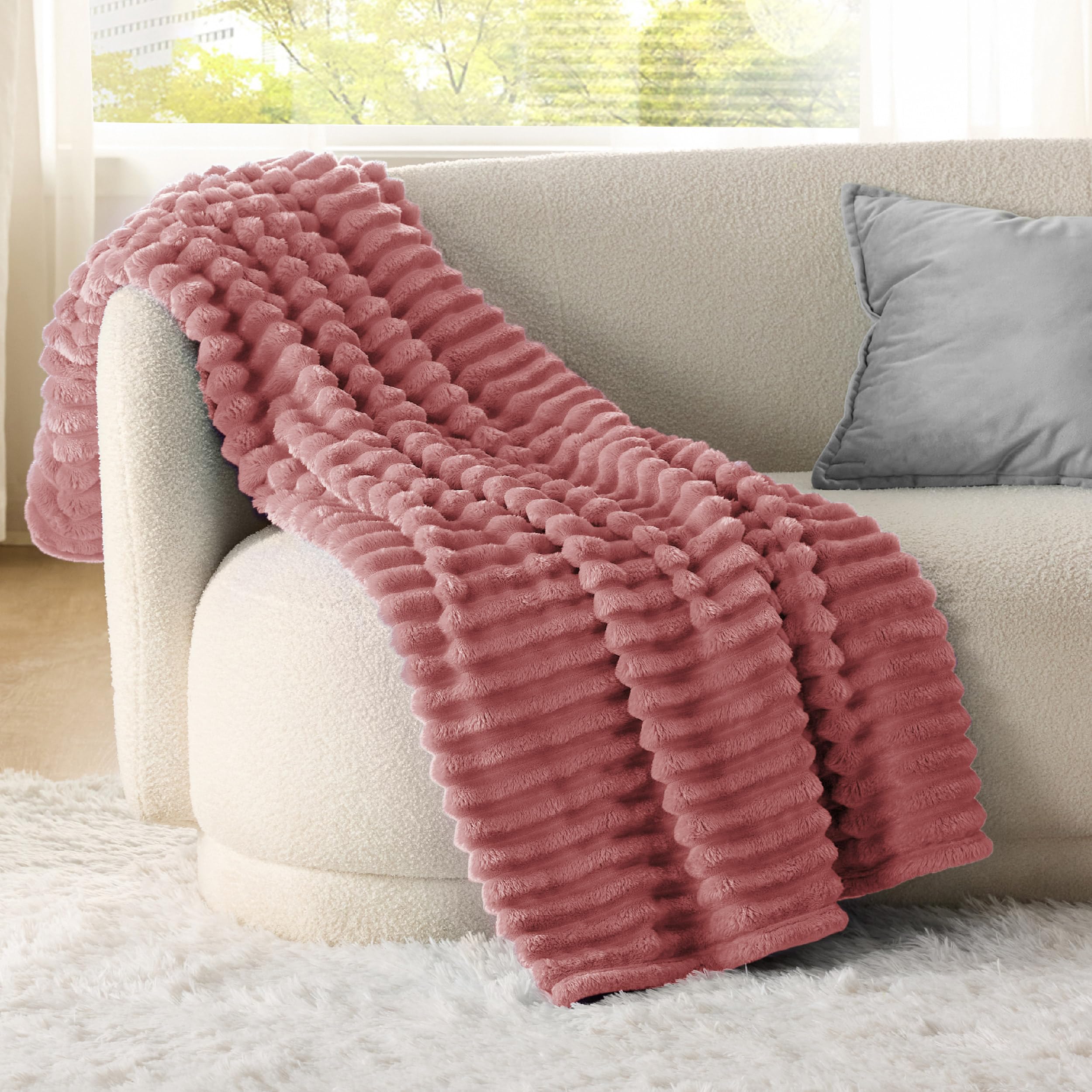 Bedsure Soft Twin Blanket for Bed Decor Gifts Dusty Pink 60"x80"
