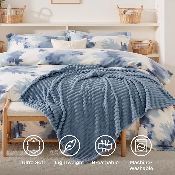 Bedsure GentleSoft Twin Blanket for Couch - Cozy Soft Blankets for Women, Cute Small Throws for Girls, Blue, 60x80 Inches