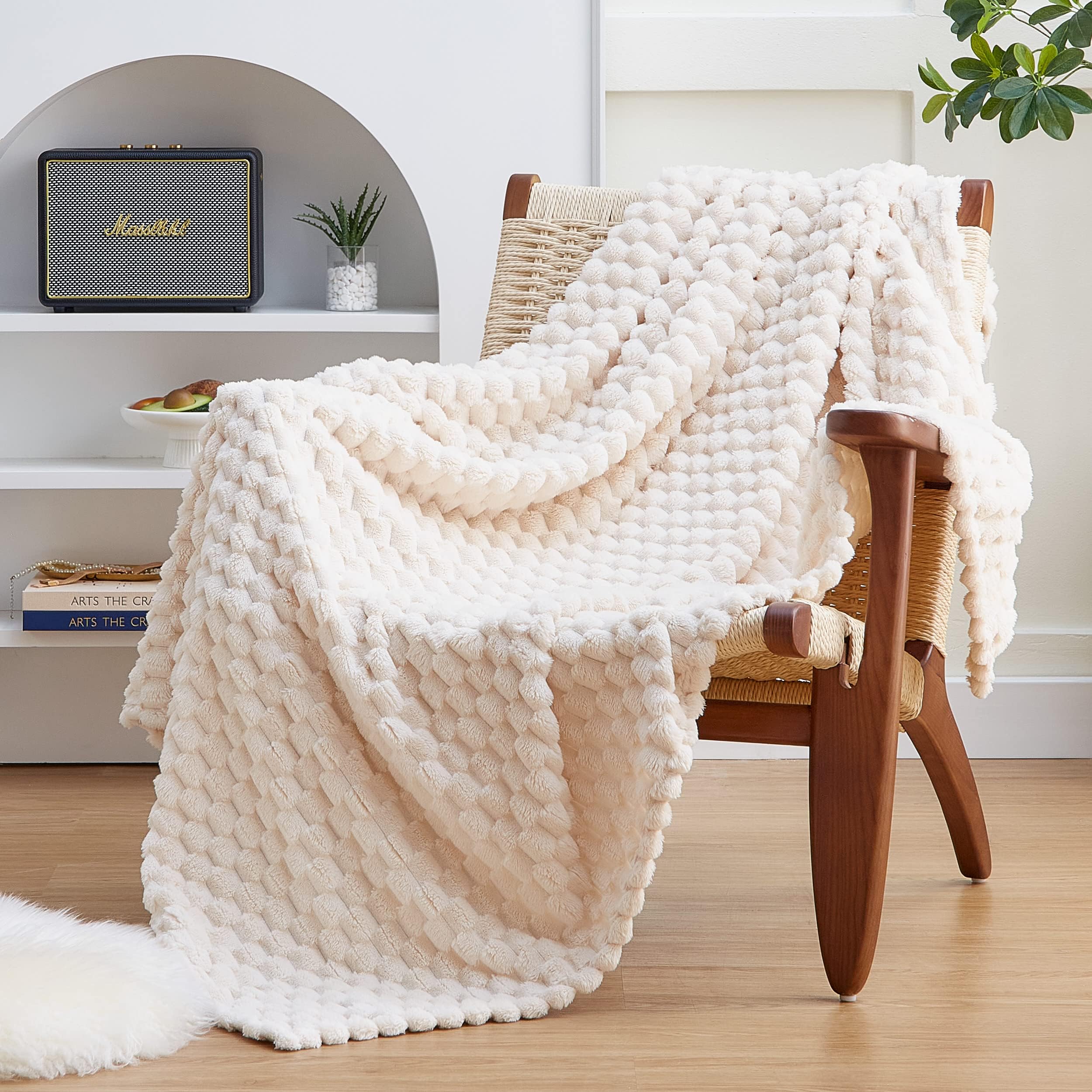 EXQ Home Fleece Blanket Twin Size for Couch or Bed - 3D Imitation Turtle Shell Jacquard Decorative Blankets - Cozy Soft Lightweight Fuzzy Flannel Blanket Suitable for All Seasons(60"×80",Beige)