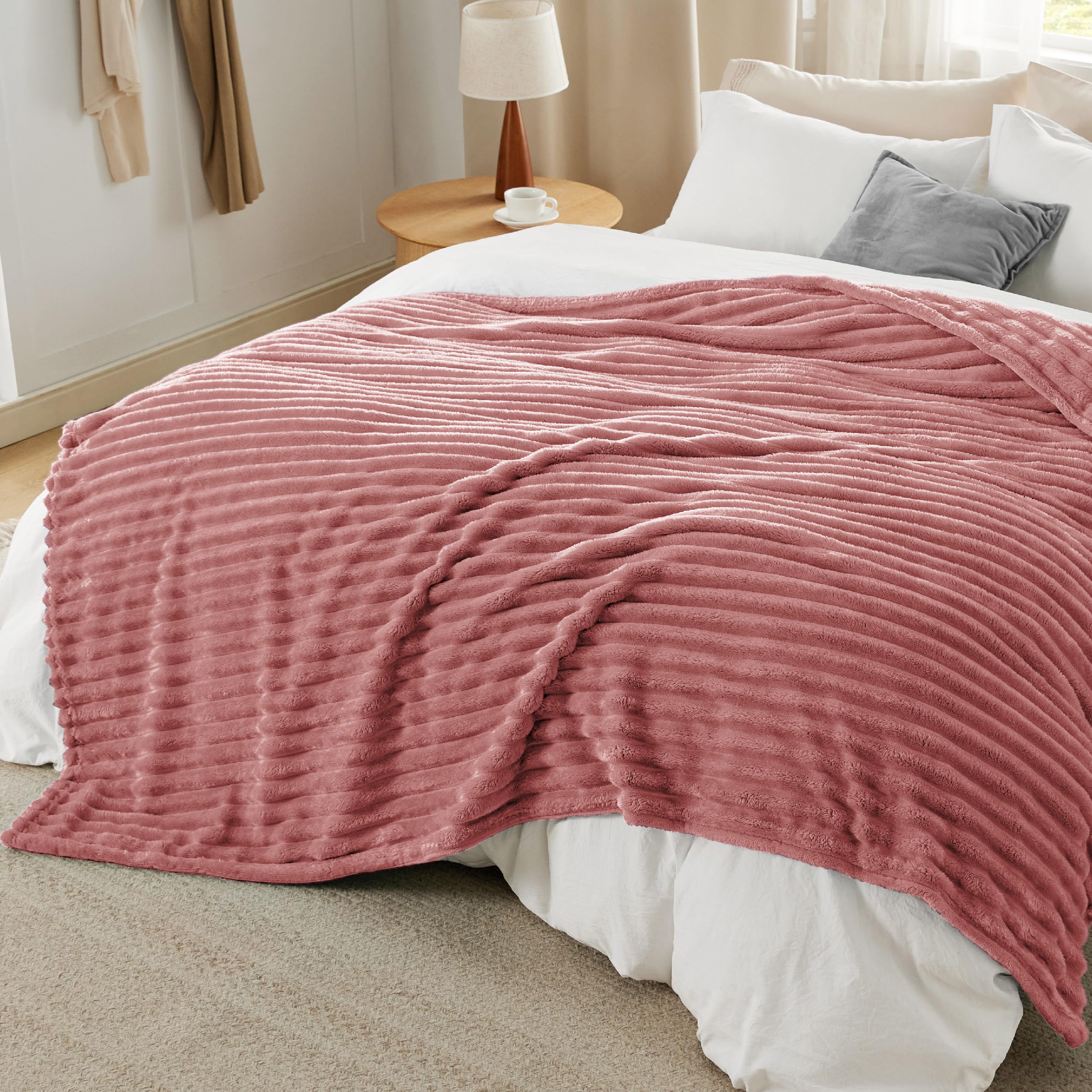 Bedsure Soft King Size Blankets for Bed Dusty Pink 108"x90"