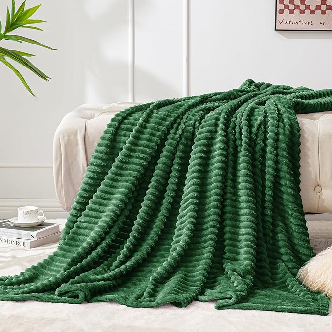 BEDELITE 3D Ribbed Dark Green Fleece Throw Blanket for Couch, 50x60 Inch