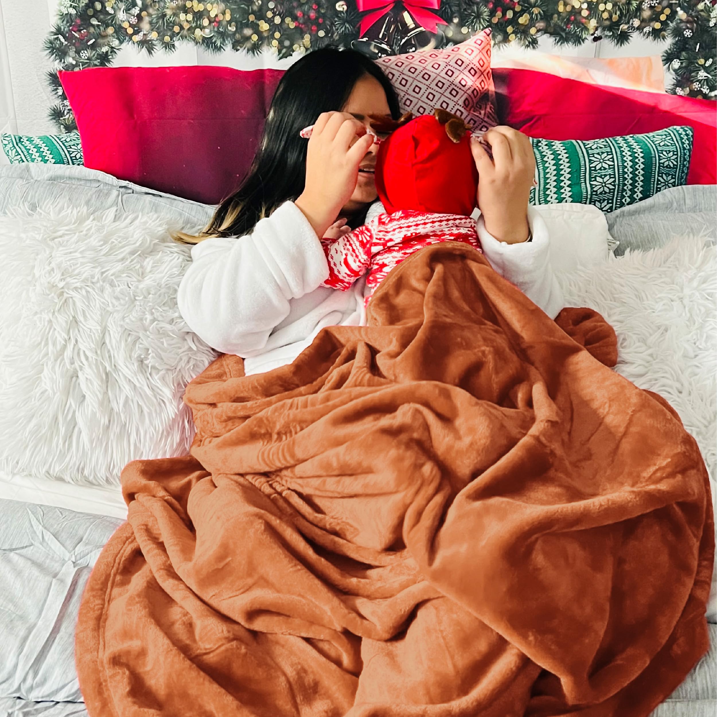 Bedsure GentleSoft Fleece Blankets Queen Size - 280GSM Soft Lightweight Plush Cozy Blanket for Bed, Sofa, Couch, Travel, Camping